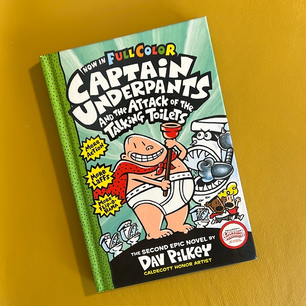 📚 3/$21 📚 Captain Underpants book by Dav Pilkey Scholastic 2014 LIKE NEW!!
